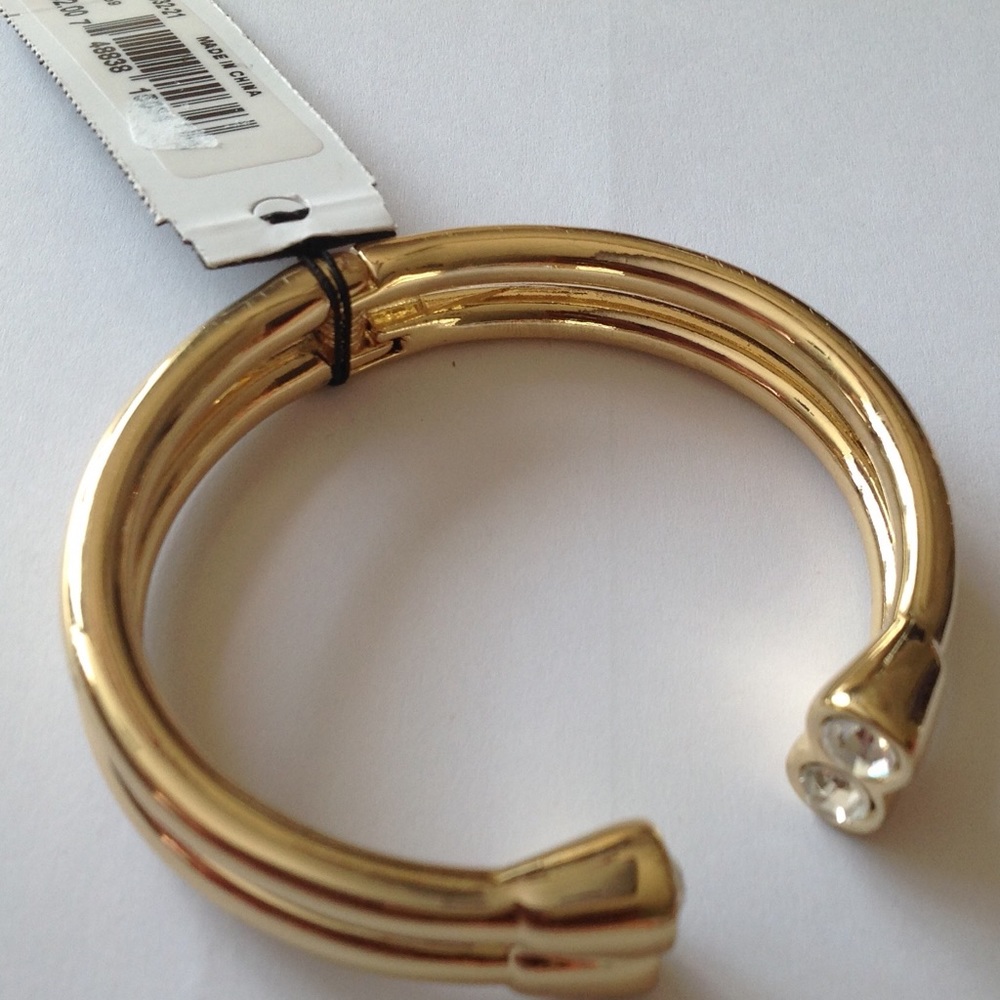 NWT Guess gold-tone metal clear rhinestones bangle